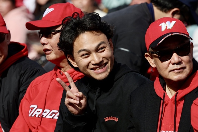 徐若熙轉戰日職　勉追夢球員心未死身體就會跟隨 | 華視新聞