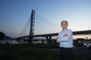 從堅拒到當責　工程老將接下淡江大橋關鍵一棒