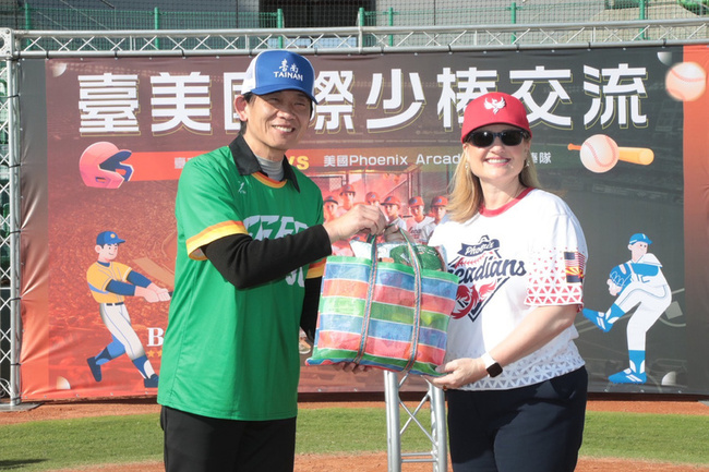 美國鳳凰城市長率少棒隊造訪　與台南聯隊交流 | 華視新聞