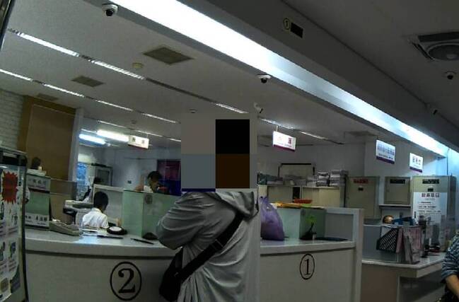 男遭網友鼓吹投資黃金　台中警銀聯手阻詐 | 華視新聞