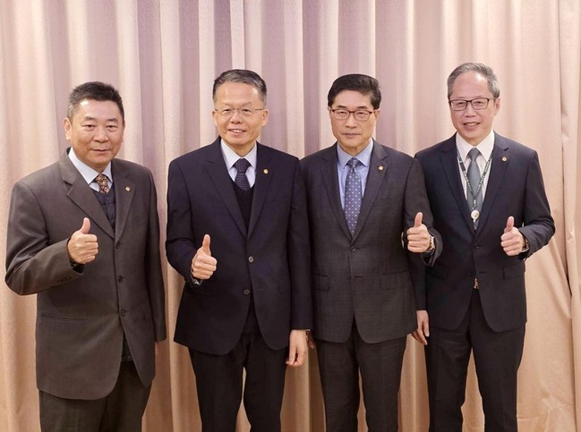 長榮航去年逆風中持穩　孫嘉明：今年客貨營收再拚新高 | 華視新聞