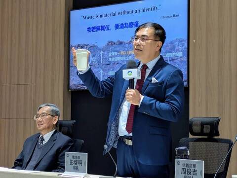 彭啓明：管理土石方漏洞 支持清運車輛裝GPS