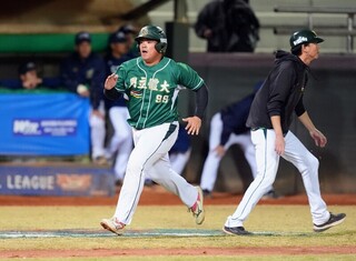 大專棒球聯賽陳堃益敲4安　國體有當「大魔王」自信
