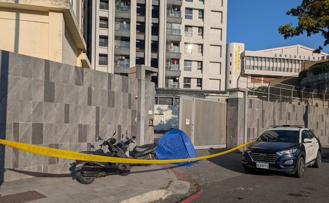 高雄台電巡檢員疑遭電捲門夾困亡 曾文生：配合調查 | 華視新聞