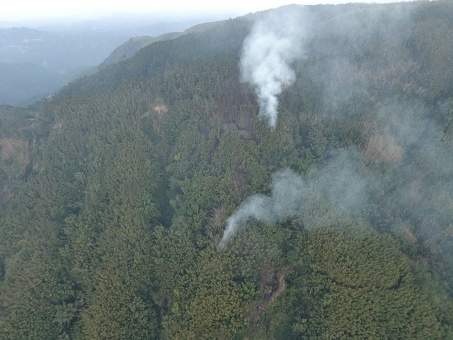 雲林草嶺森林火警48小時　空勤消防居民持續打火 | 華視新聞