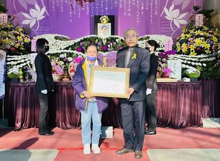 剪黏傳統工藝保存者鄭盛宏辭世 文化部頒贈旌揚狀