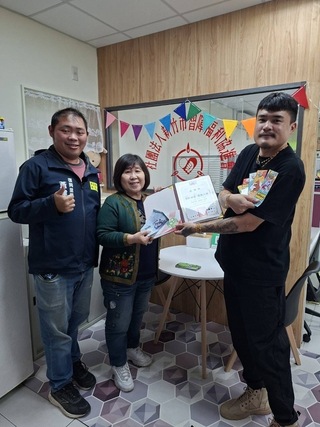 漢堡餐車環島到新竹市　攜手里長捐盈餘助弱勢