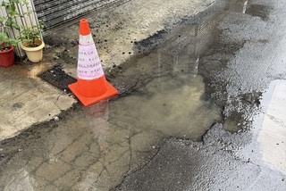 新莊路面漏水9天未修復　公所：已要求台水搶修