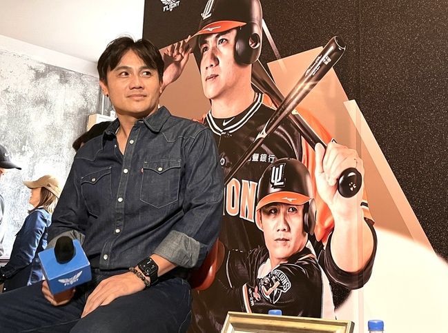 陳鏞基宣布今年引退　先堆高隊史全壘打王高牆 | 華視新聞