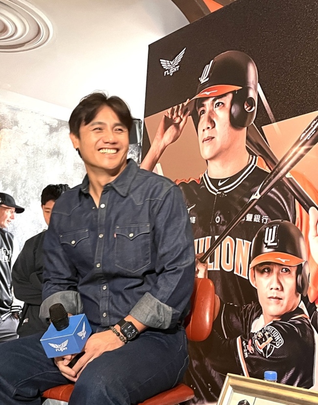 陳鏞基難忘2013經典賽撲壘　開心12強奪冠補起來 | 華視新聞