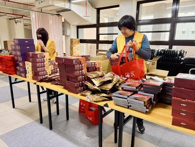 愛心結凍　台東創世春節送禮到家經費仍缺3成 | 華視新聞