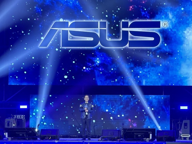 施崇棠：華碩手機資源適當挪移　貫徹全力拚AI策略 | 華視新聞