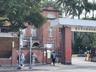 學測英文科難易度　不少考生指中等也有叫難