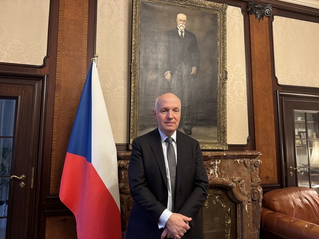 捷克參議員費雪：捷應派兵格陵蘭　嚇阻俄中艦艇威脅 | 華視新聞