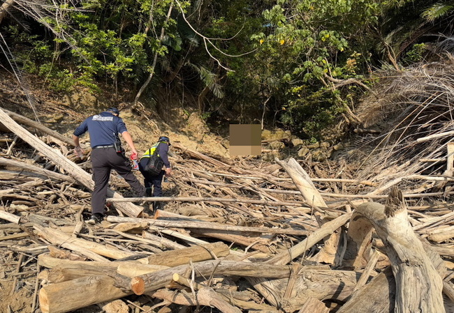 6旬男疑採藥失足跌落曾文水庫  警消尋獲遺體 | 華視新聞