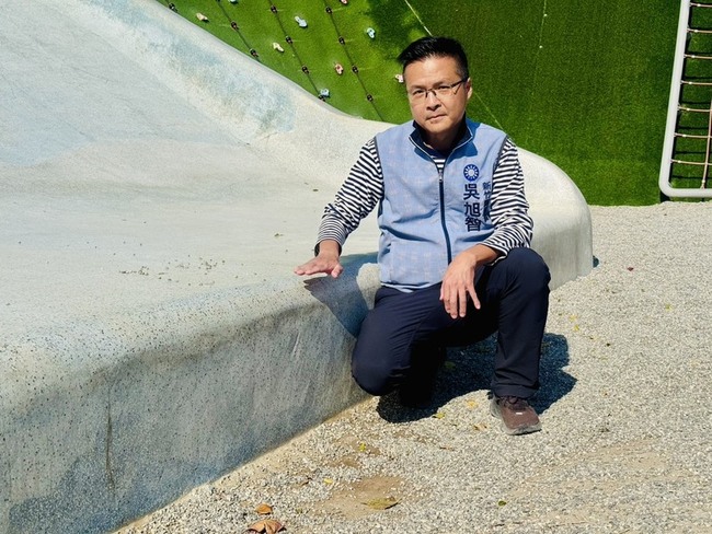 孩童AI公園溜滑梯地墊裸露釀傷　竹縣府已改善環境 | 華視新聞