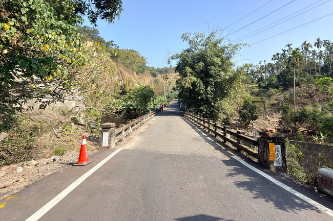 禮成橋連結嘉義中埔、台南白河 嘉邑行善團出資改建 | 華視新聞