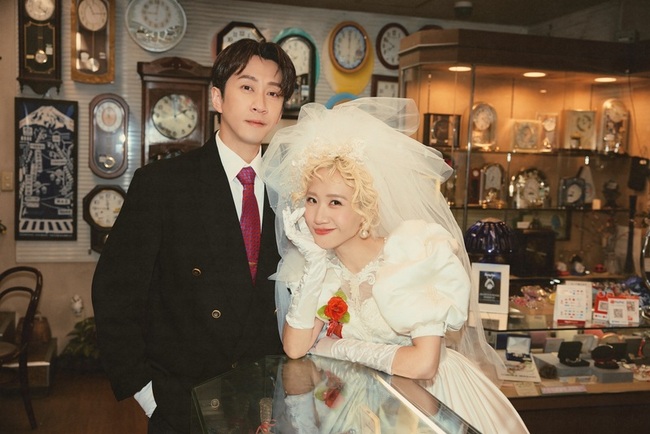 Lulu秀復古婚紗　意外跟30年前媽媽穿一樣 | 華視新聞