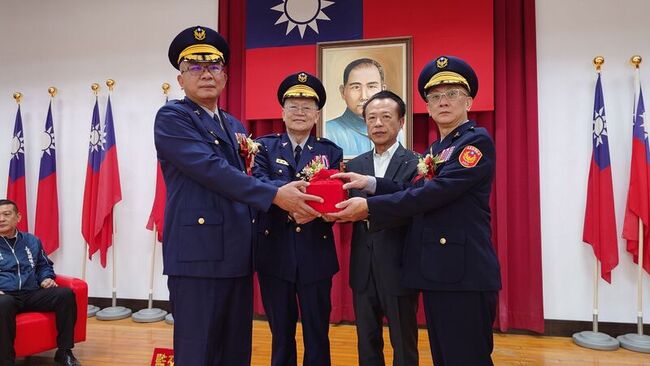 古瑞麟就任嘉義縣警察局長 翁章梁首重台灣燈會治安 | 華視新聞