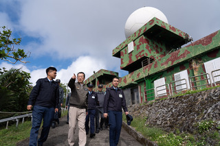 顧立雄視導綠島與台東部隊　關切戰備整備狀況