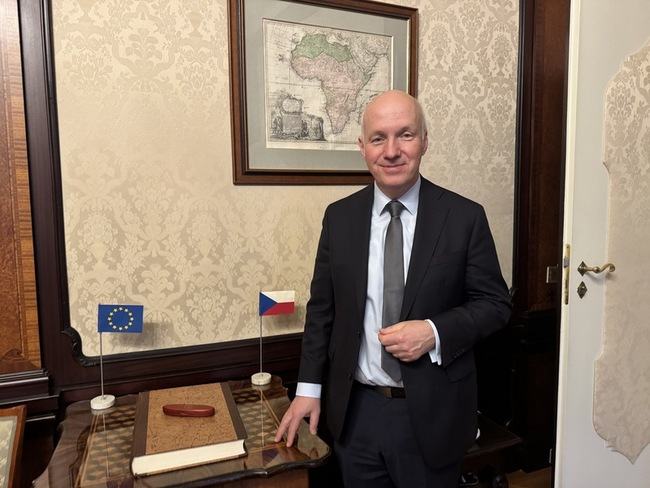 談對中關係  捷克參議員費雪：須納國安保障人權 | 華視新聞