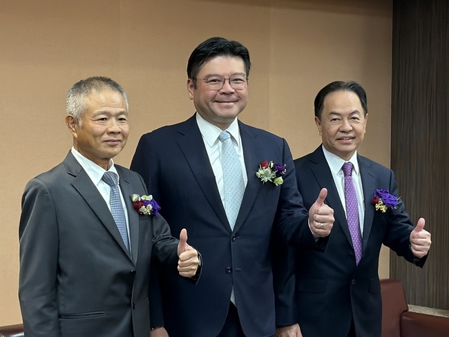 陳威昌：金寶調整產品組合切入充電樁　獲利將改善 | 華視新聞