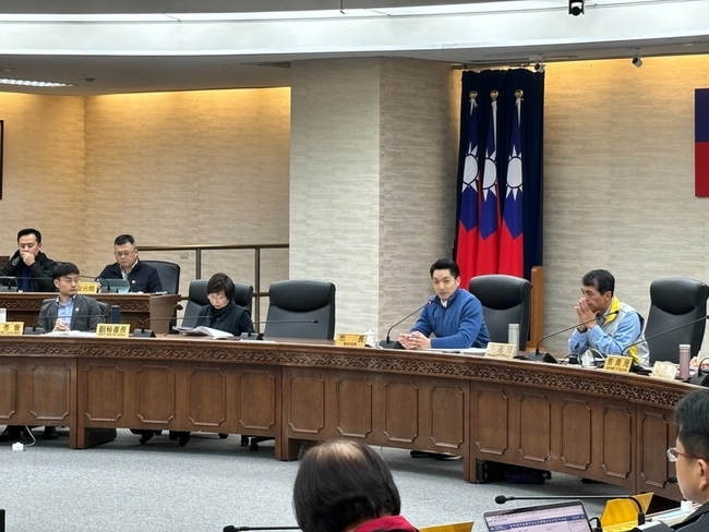 推廣高齡安駕教育　蔣萬安擬訂專業講師培訓機制 | 華視新聞