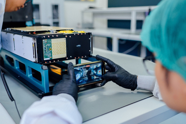 鐳洋：黑鳶1號完成跨區通聯  推進低軌通訊應用布局 | 華視新聞