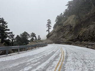 合歡山間歇冰霰　台14甲線、台8線夜間預警封閉
