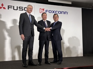 鴻海攜手三菱FUSO進軍電動巴士　目標2027年接單