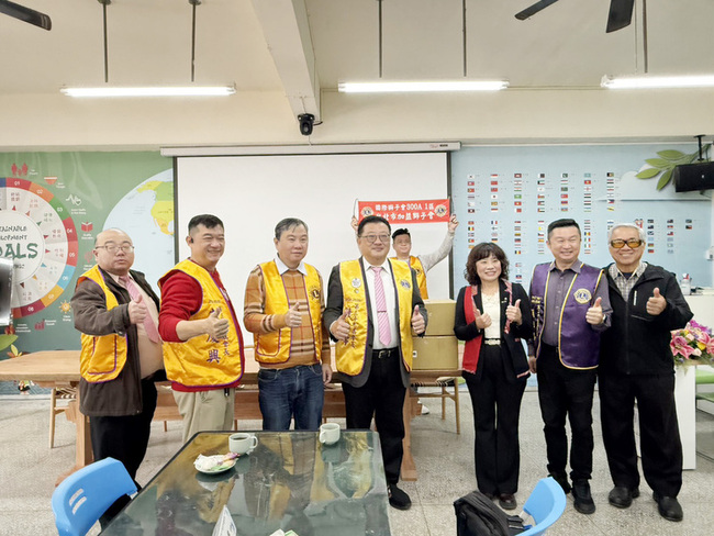 深耕棒球魂　陳瑩媒合獅子會捐助台東3國中 | 華視新聞