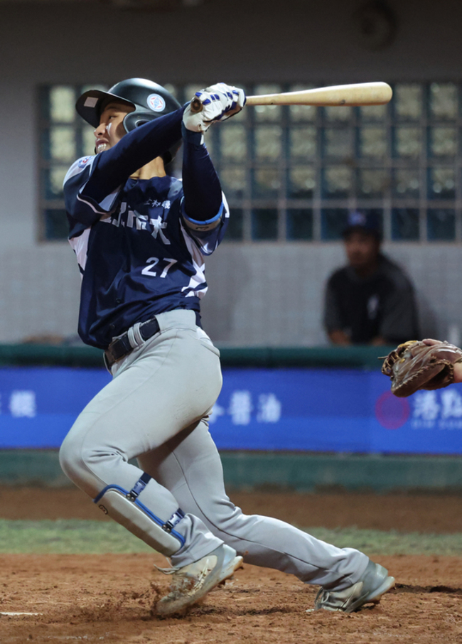 混血捕手白井雄登奪大專聯賽全壘打獎 想拚中職選秀 | 華視新聞