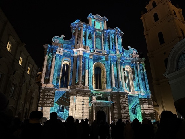 維爾紐斯燈光節照亮寒冬　老城區化身當代藝術舞台 | 華視新聞