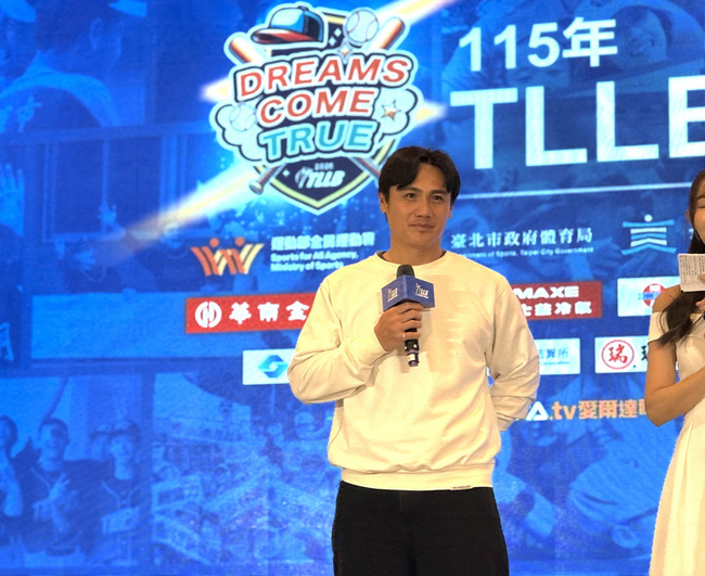 陳鏞基難忘30年前少棒交流賽 兒子對運動也感興趣 | 華視新聞