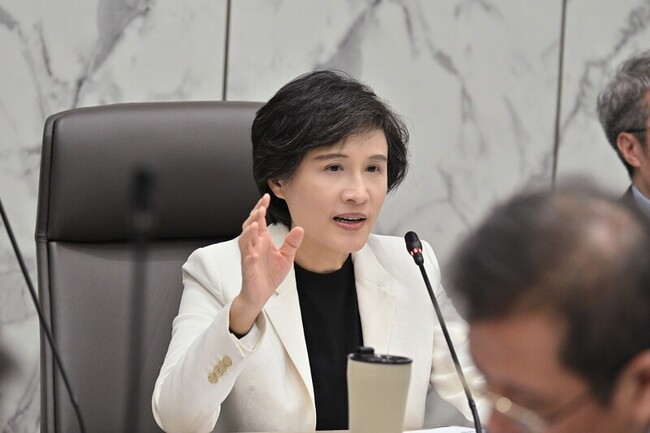 鄭麗君：無人機產業獲民主陣營信賴　須預算持續支持 | 華視新聞