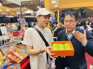 黃偉哲新加坡行銷台南蜜棗　開拓海外市場