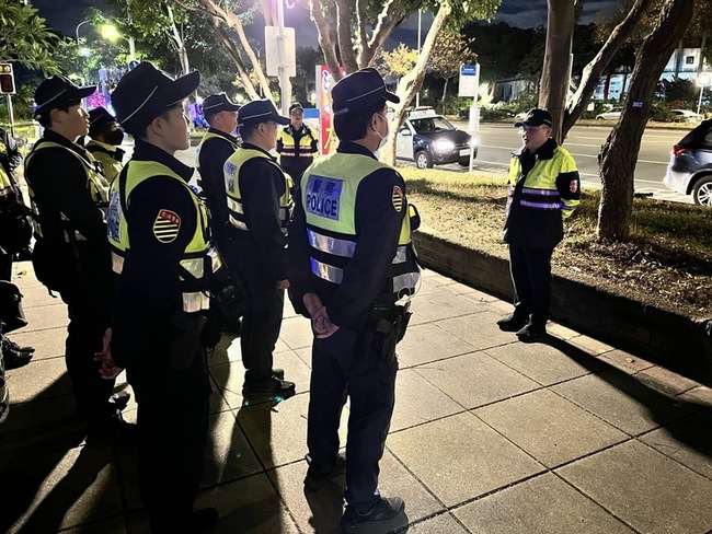 春節前強力掃毒  北市北投出動50警擴檢淨化治安 | 華視新聞