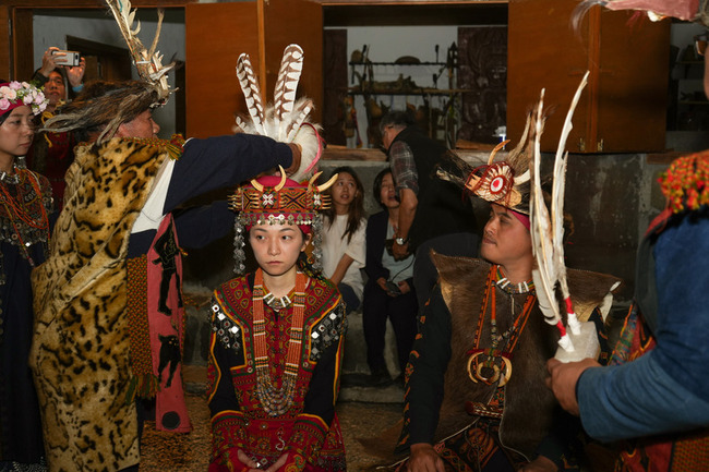 屏東來義獵人之夜展現文化傳承　傳統婚禮添亮點 | 華視新聞