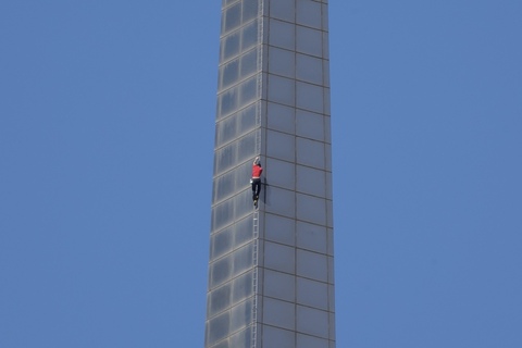 霍諾德成功登頂  「台北101」衝中國微博熱搜第1