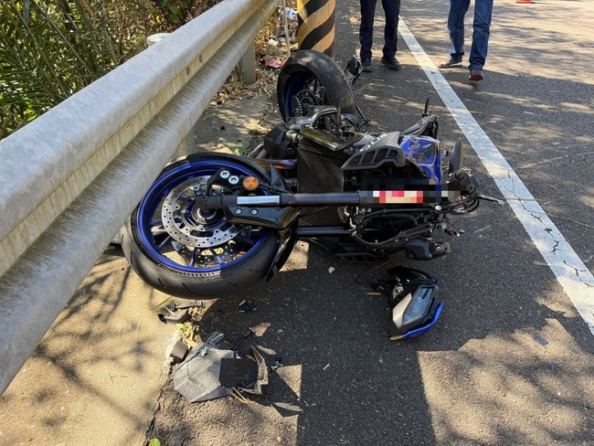 重機行經苗栗獅潭台3線過彎自摔　騎士傷重不治 | 華視新聞