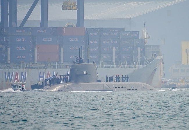 海鯤號第6次海測　軍事迷搶拍 | 華視新聞