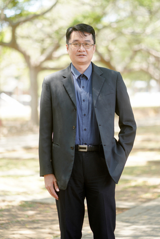 東海大學林國平獲ESWA最佳編輯獎　唯一台灣學者