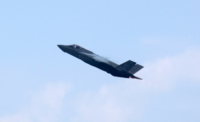新加坡航展  F-35亮相多國機隊高難度預演吸睛 | 華視新聞