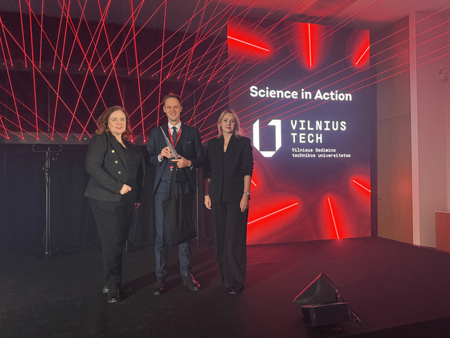 台灣半導體科研合作助力　立陶宛理工大學獲科技獎 | 華視新聞