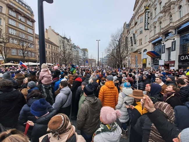 捷克政壇衝突公民集會挺總統  外長表態不會道歉 | 華視新聞