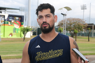 勝騎士已進牛棚練投約30顆　盼助兄弟隊奪總冠軍