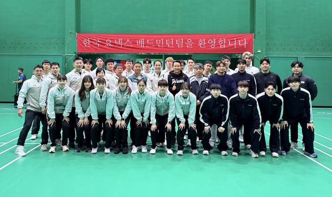 李龍大率韓國YONEX羽球隊訪台　與土銀球團交流 | 華視新聞