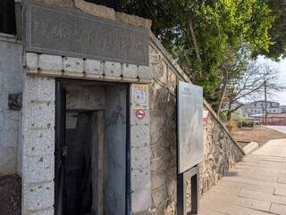 民眾遊金門瓊林戰鬥坑道遭鎖　管理單位致歉改善