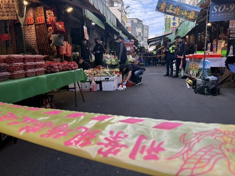 苗栗男子持刀闖市場砍傷員警 遭開槍制伏中彈送醫