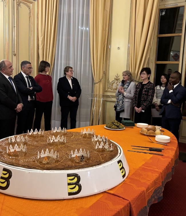 馬克宏同款國王派　駐法處邀上百賓客共享聯繫情誼 | 華視新聞